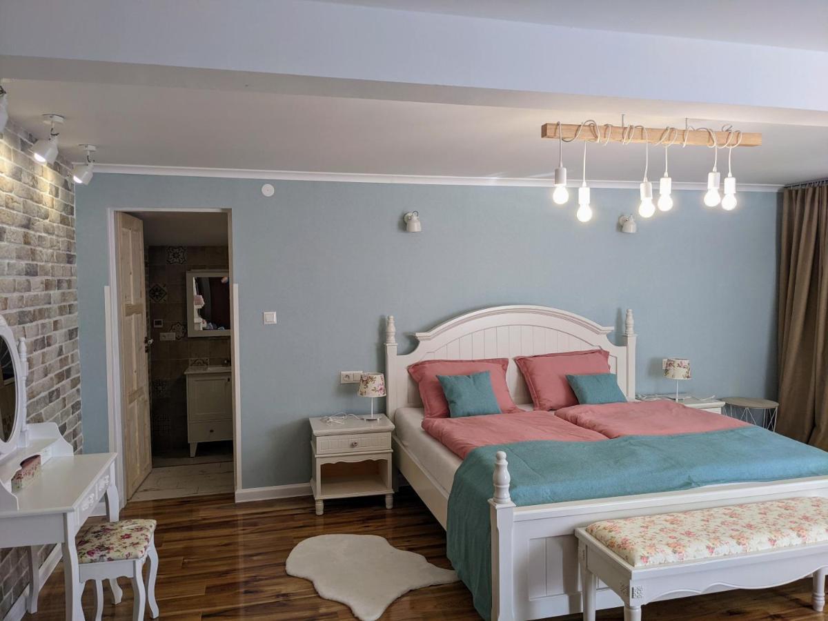 Tokaj Zlata Putna - Restaurant & Pension Vinicky ภายนอก รูปภาพ