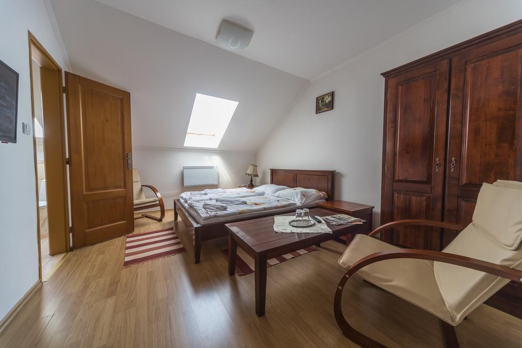 Tokaj Zlata Putna - Restaurant & Pension Vinicky ภายนอก รูปภาพ