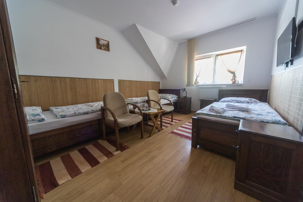 Tokaj Zlata Putna - Restaurant & Pension Vinicky ภายนอก รูปภาพ
